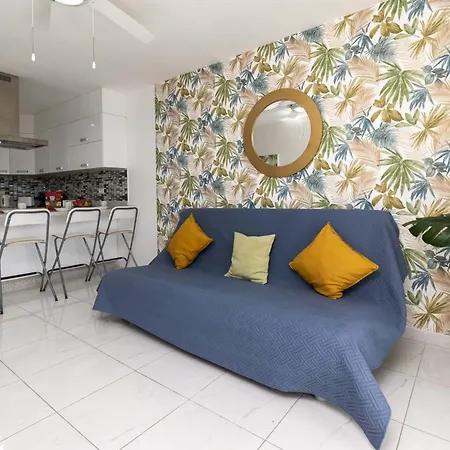 Apartment Castle Harbour 5 *